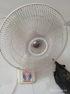 bracket fan 2