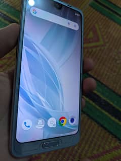 Aquos R2