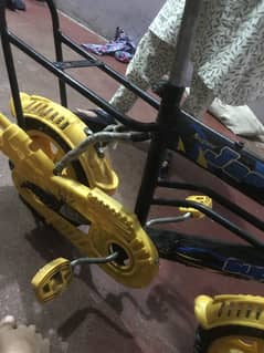 Cycle sale just in 4000 paisy kam hojye gy