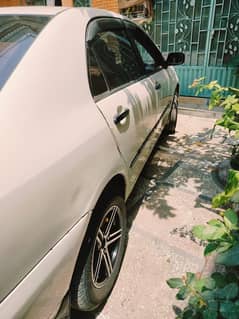 Toyota corolla xli lahore number