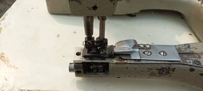 Feedo 3 needle original juki.  Zigzag machine good condition