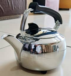 Swan classical electric kettle made in England.