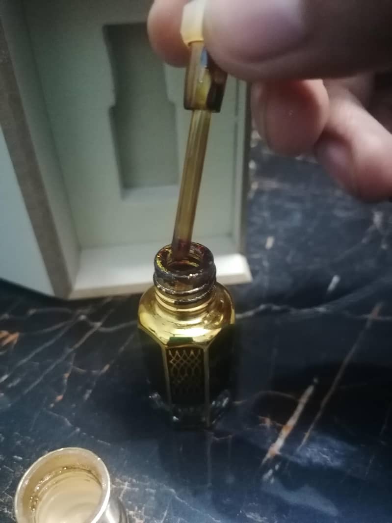6 ml pure kasturi ( misk un nafe) only one or two drops use 3