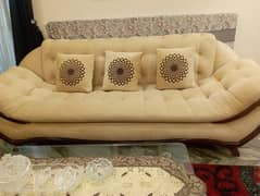 5 seater sofa set. Unique design .