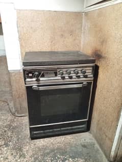 I m selling oven use item good sale and exchange possible