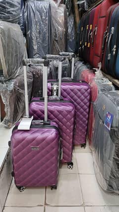 Rockland Imported Luggage suitcase set