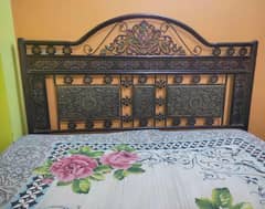 Iron bed size 6 by 6 without matteress