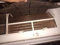 Haier 1.5 ton dc inverter in gudd condition. 0306 5864203