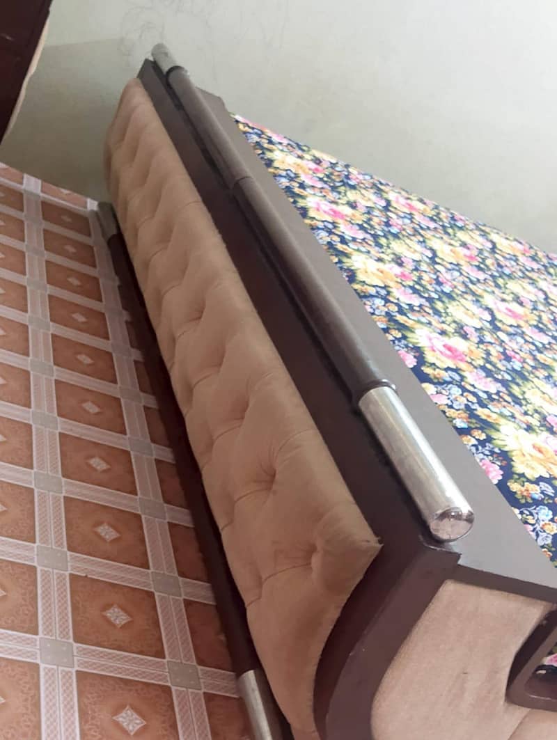 One Big Bed And two Side tables And One mirror Table and one table and 10
