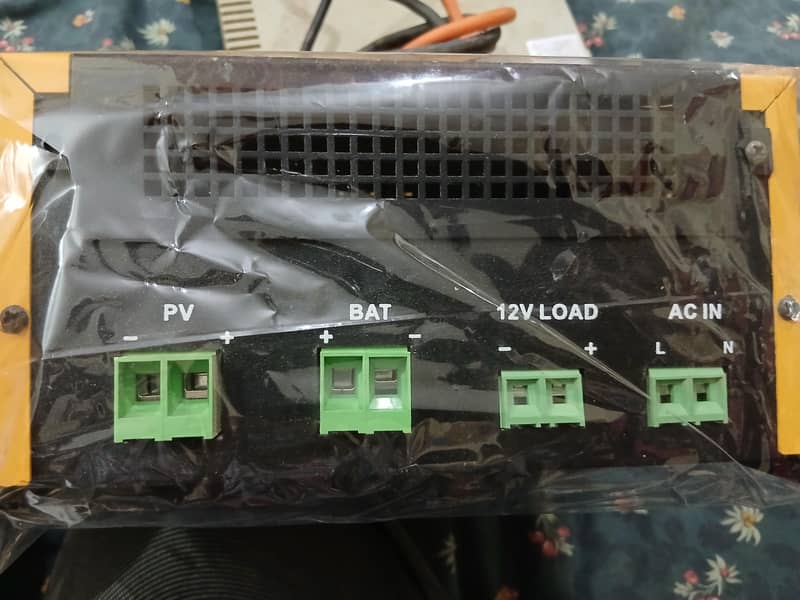 Force Hybrid Mppt charge controller + Stac ups 1