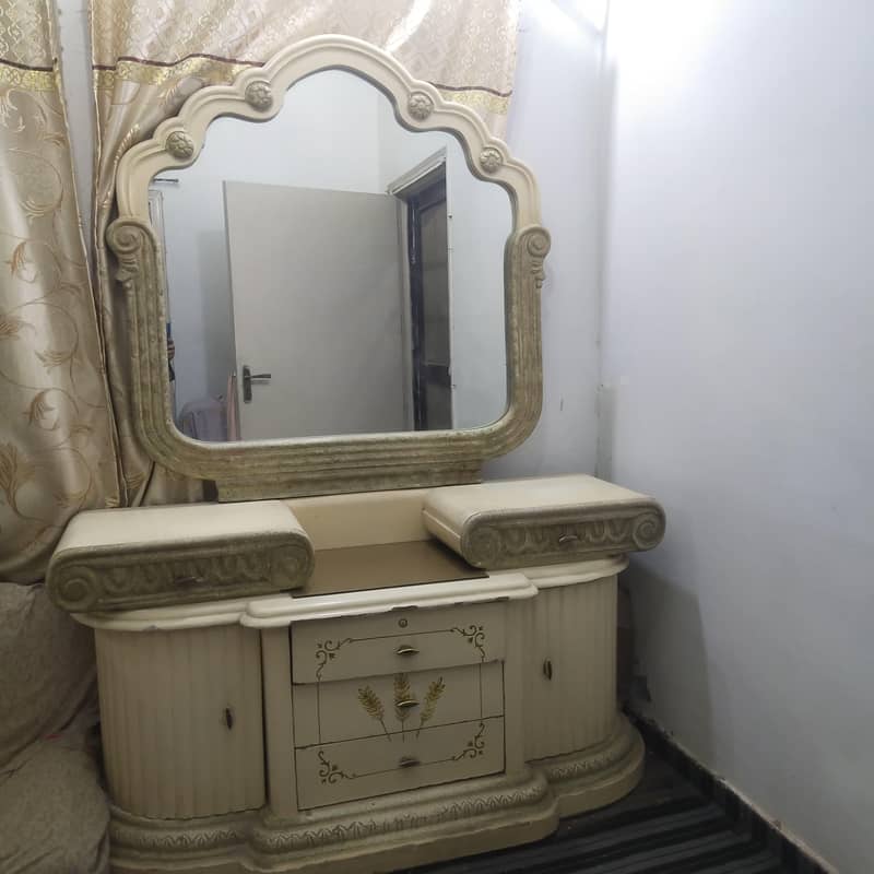 urgent sale bridal wooden furniture 3pc set 14