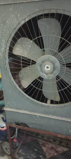 Roim cooler with stand