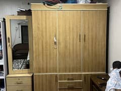 WORDROBE WITH DRESSING