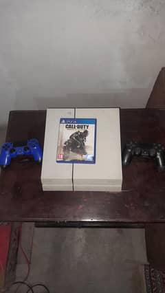 PS4 Slim 500GB. . 2controllers. . RDR2+TEKKEN7 digital one . . COD AW