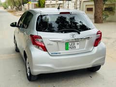 Toyota vitz 1000cc fully optional 2015 model 2019 register