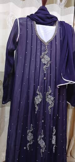 selling pretty dresses