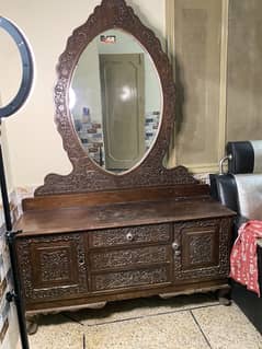 Dressing table mirror