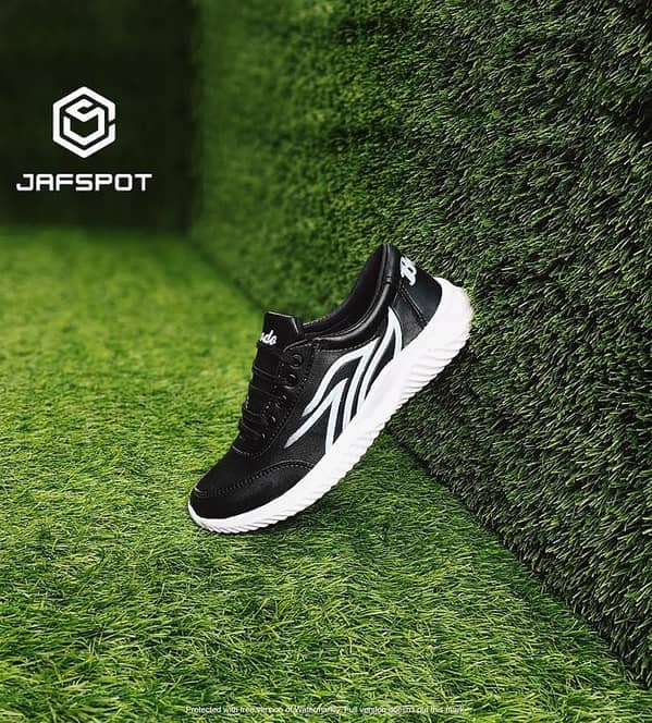 Men's White Casual Sneakers for Spring and Summer Outdoor Activities