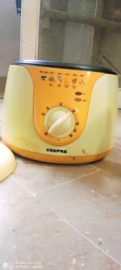 Deep Fryer- Geepas