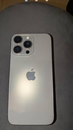 iphone 15 pro max factory unlocked 10/10 condition