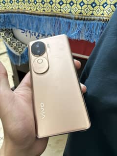 Vivo v40 e