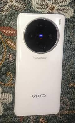 Vivo X100