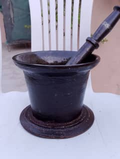 Heavy-Duty Metal Mortar & Pestle – Sleek Design, Just 18,000!