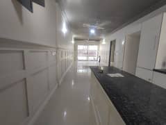 2 bed Floorida Apartment for rent