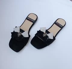 "Stylish Ladies Slippers – فیشن کا نیا انداز، کم قیمت میں!"