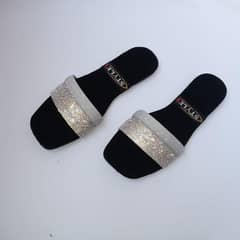 "Daily Wear یا Party Look – ہر اسٹائل کیلئے لیڈیز چپلیں دستیاب!"