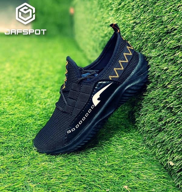 Men's Slip-on Running and Casual Shoes - Breathable Black Tennis and Walking Shoes