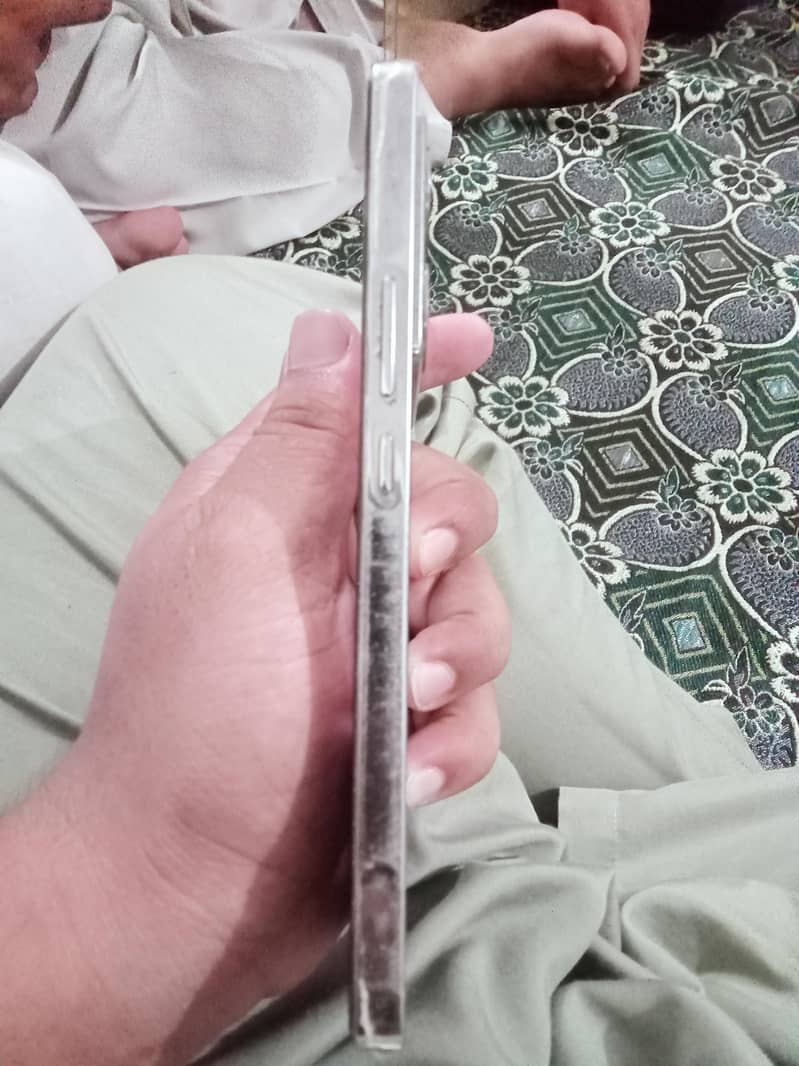 10/10 condition 4 month warranty with box charge 4