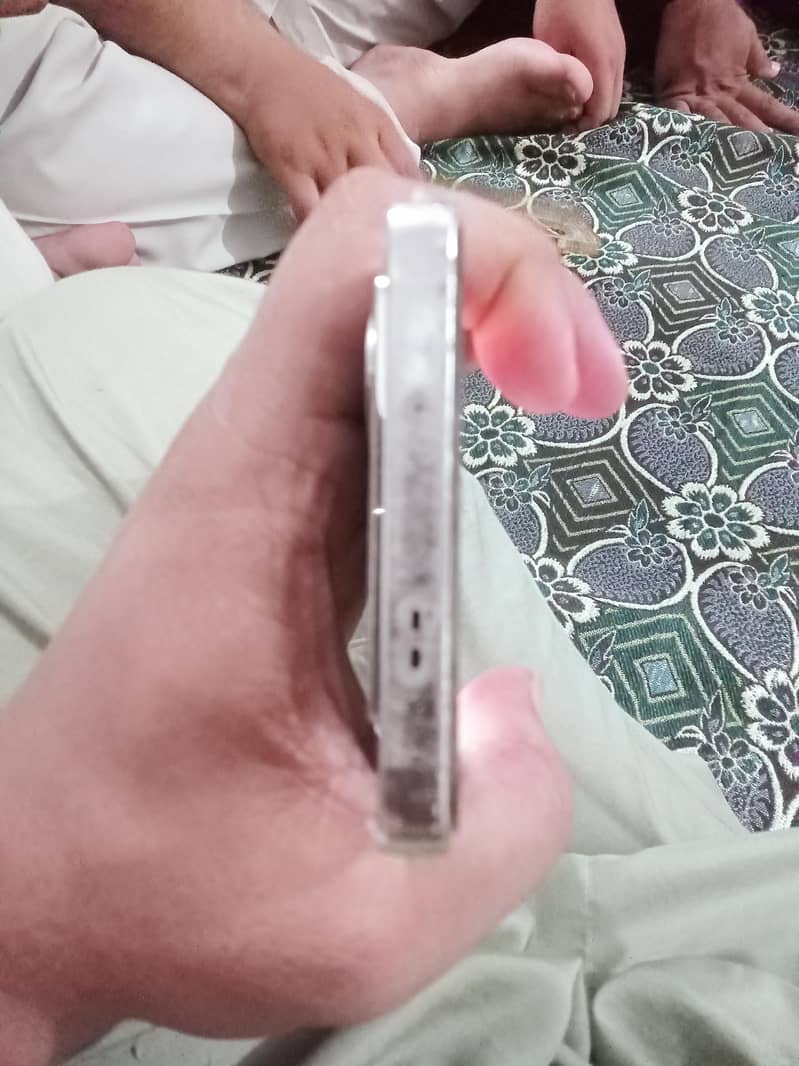 10/10 condition 4 month warranty with box charge 5