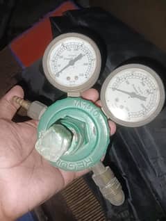 gas cutter and pressure gauge