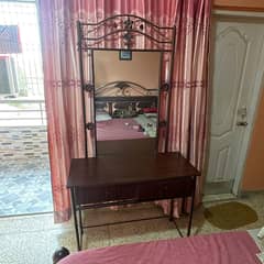 iron dressing table