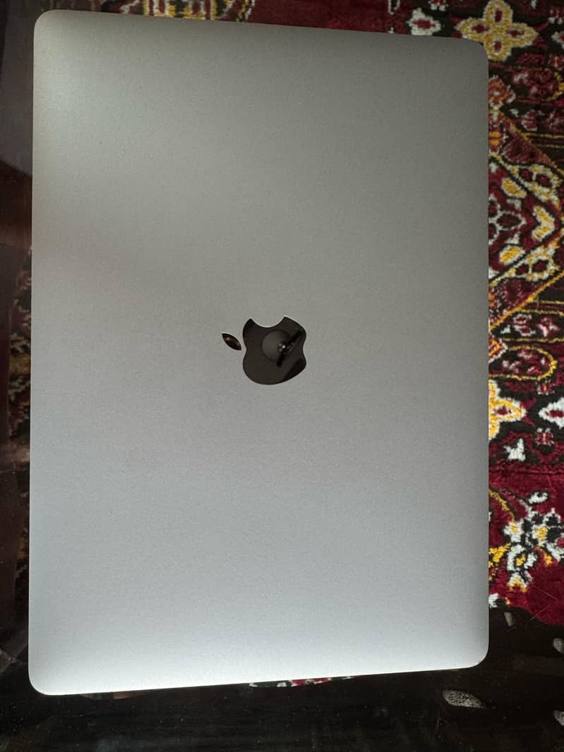 Macbook pro 2018, 16/256, touchbar 0