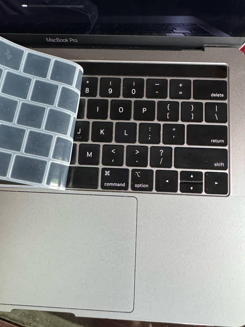 Macbook pro 2018, 16/256, touchbar 5