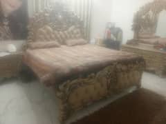 kind size bed set with 2 table and 1 dressing