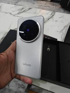 Vivo X200 Pro in official warranty 16/512gb,