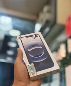 iPhone 16 e 128 GB official PTA health 100%