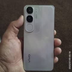 Vivo Y200 8+8 256.10 by 10 condition 5 6 months warranty available