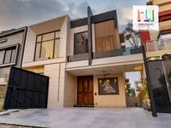Luxury Top City 10 Marla House For Sale