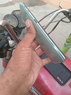 s1  4+1gb  128gb