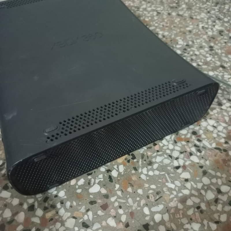 Xbox 360 jasper edition in perfect condition with wireless controller 1