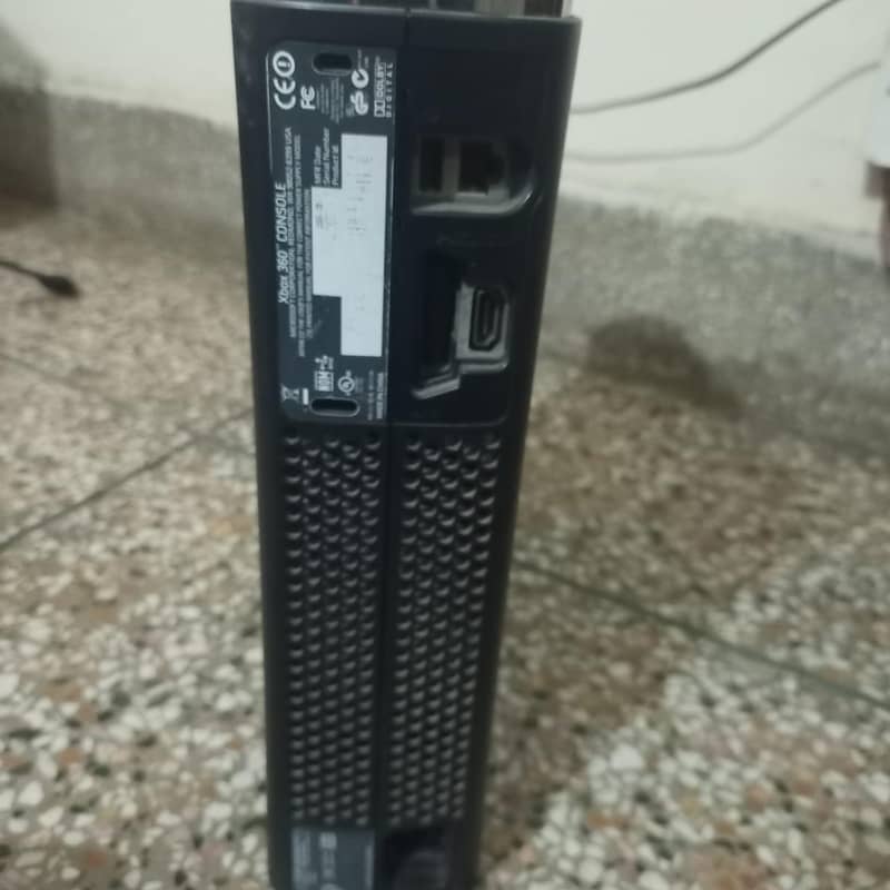 Xbox 360 jasper edition in perfect condition with wireless controller 3