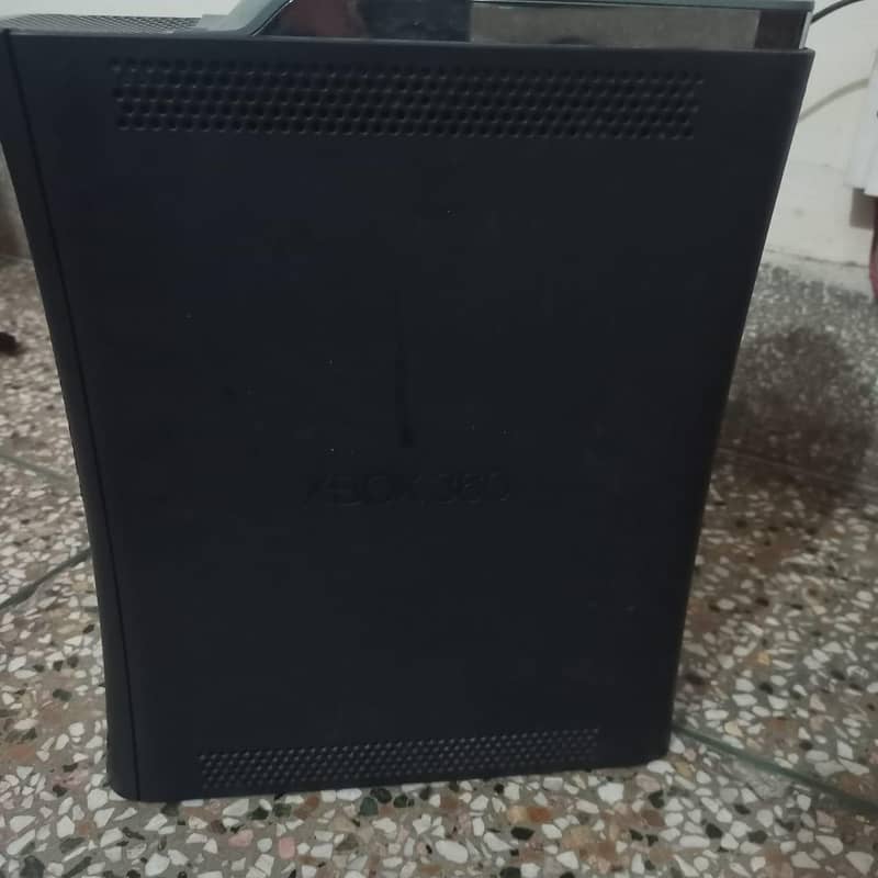 Xbox 360 jasper edition in perfect condition with wireless controller 5