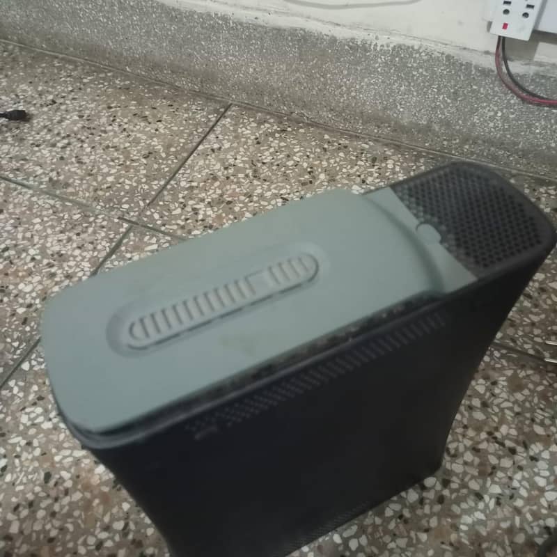 Xbox 360 jasper edition in perfect condition with wireless controller 6