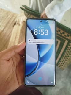Vivo v40 24/256 gb  80 Wt chrg