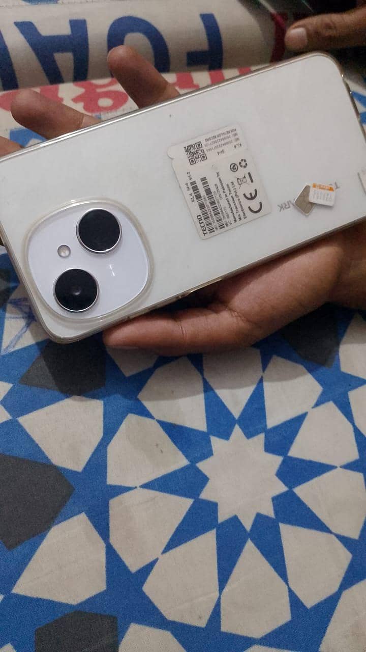 tacno spark go 1 he 2 week use me he 4.64 watspp bani he isi num or 0