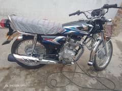 Honda 125 2025 modle new condition okara ka  number luga he.